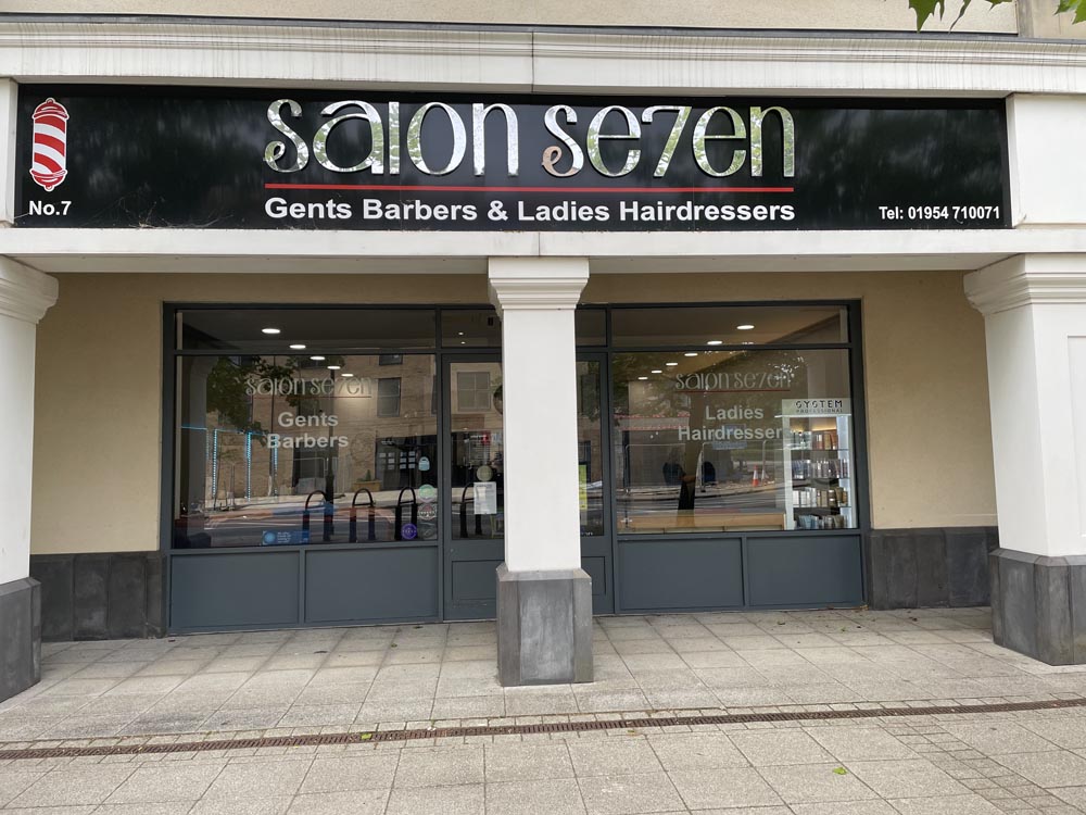Salon Se7en, Cambourne, exterior