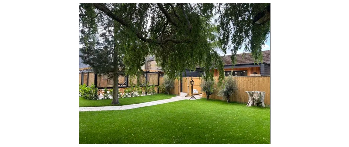 The Waggon and Horses - garden updated