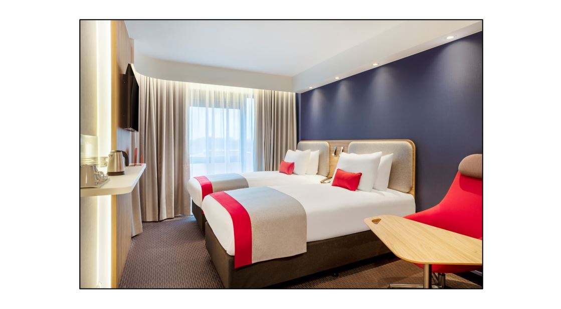 Holiday Inn Cambourne - Bedroom 2