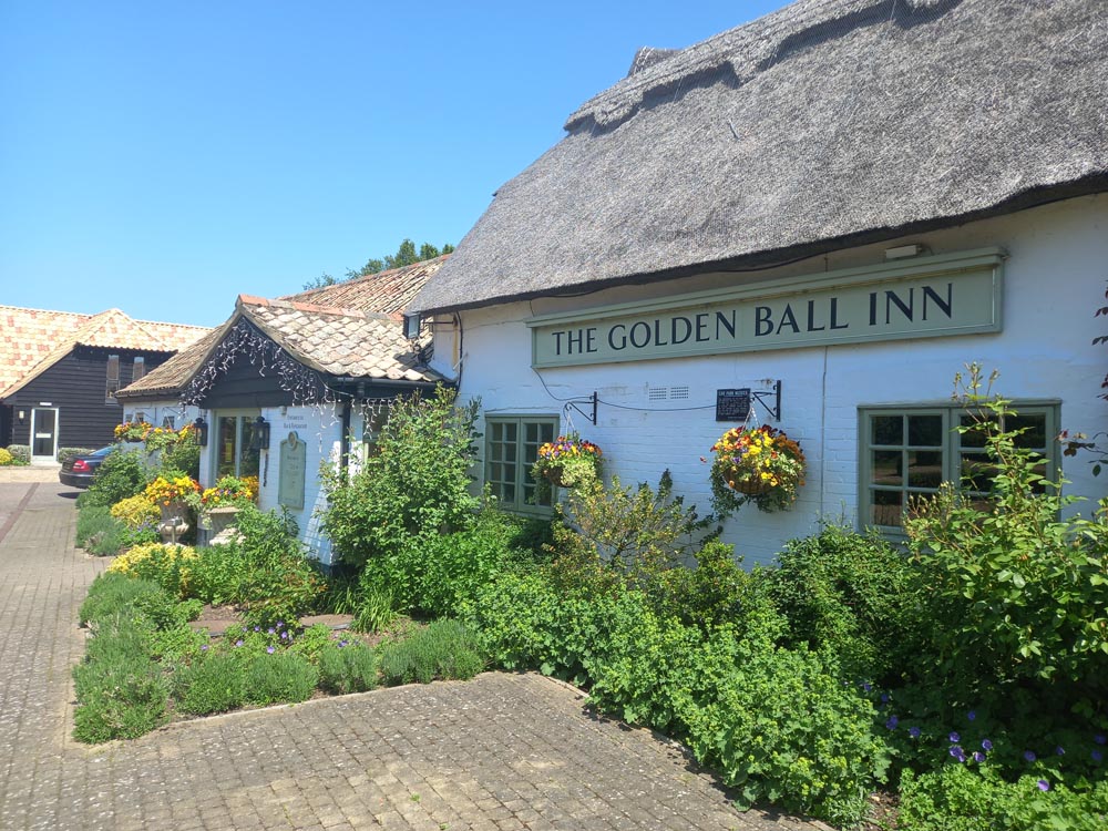 Golden Ball Hotel